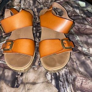 Skechers Stylish Tan Sandals with Buckle Straps size 9